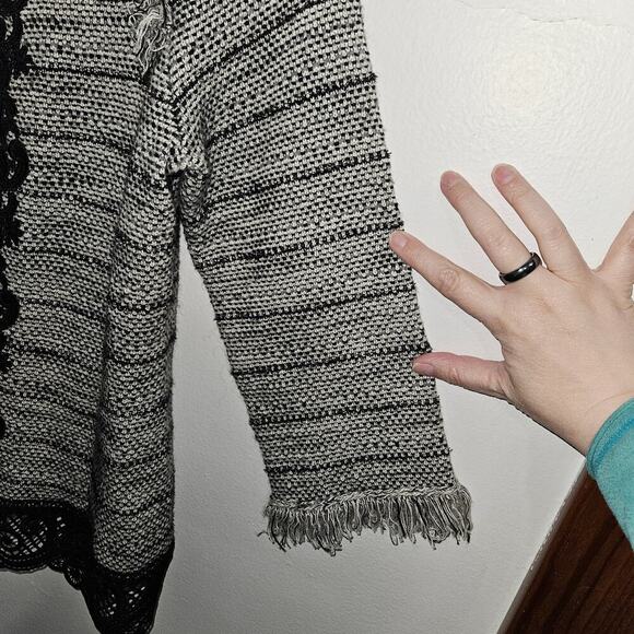 Chicos Tweed Lace and Fringe Cardigan. 3/4 Sleeves. Size M - Picture 4 of 7